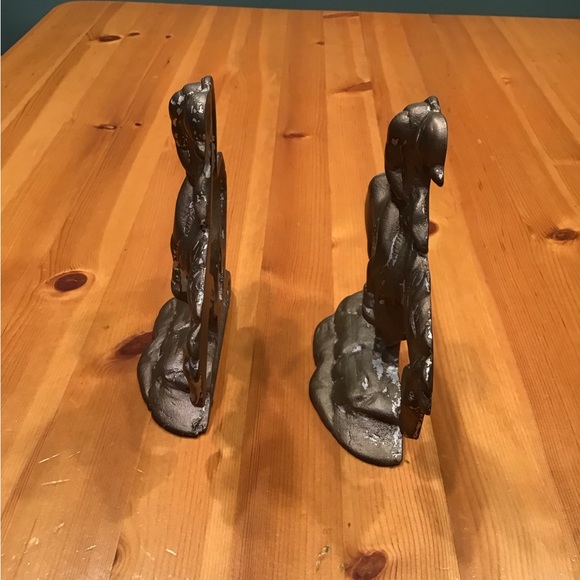 ANTIQUE NATIVE AMERICAN BRONZED CAST IRON BOOKENDS VINTAGE END OF THE TR… - Picture 3 of 10